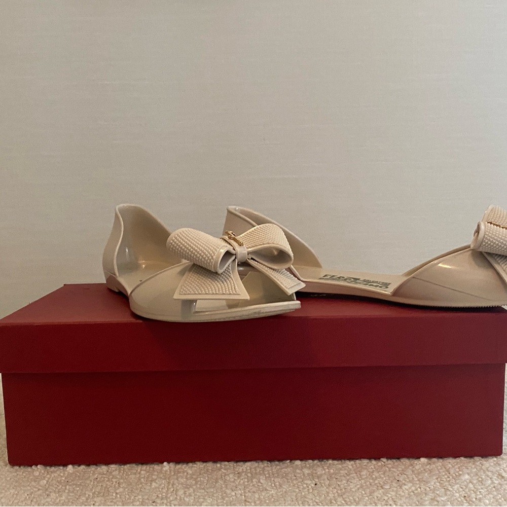 Ferragamo patent leather, open toe shoes, light pink